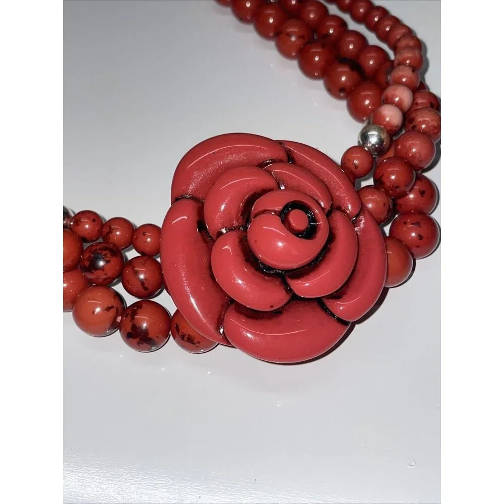 NECKLACE RED CORAL LOOK TRIPLE STRAND‎ FLOWER FUN FASHION COLLECTIBLE PLASTIC